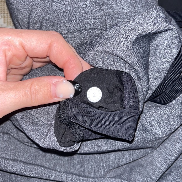 Grey Lululemon athletic pants - Picture 4 of 4